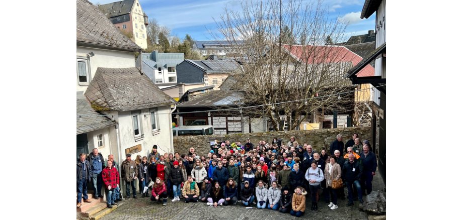 Schulklasse besucht Heimatmuseum Schulklasse besucht Heimatmuseum