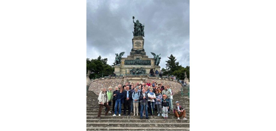Gruppenfoto am Niederwalddenkmal 2025 Gruppenfoto am Niederwalddenkmal 2025